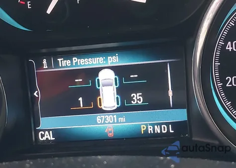 2017 Buick Envision Essence z USA, uszkodzony, nr VIN LRBFXDSA4HD108787